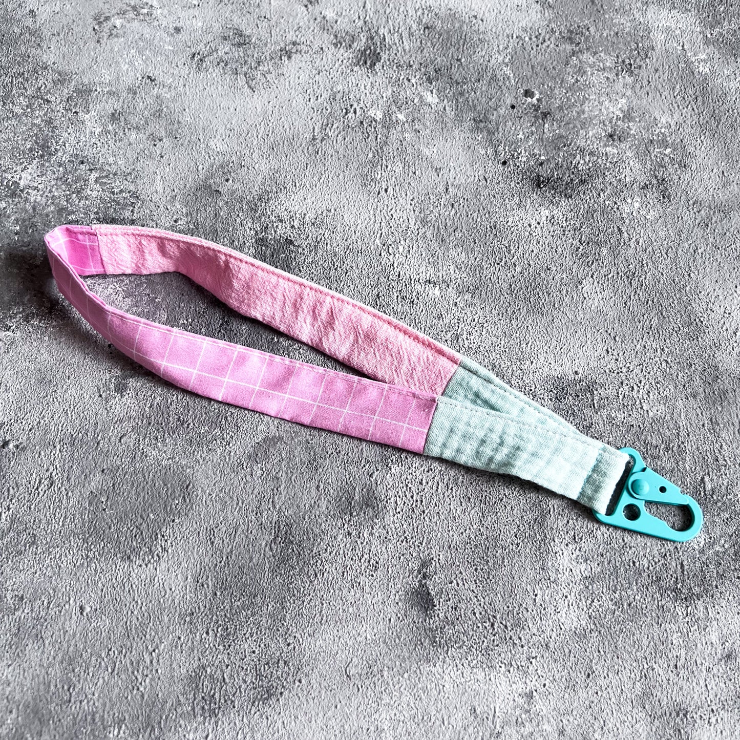 SCHLÜSSELANHÄNGER ROSA x MINT