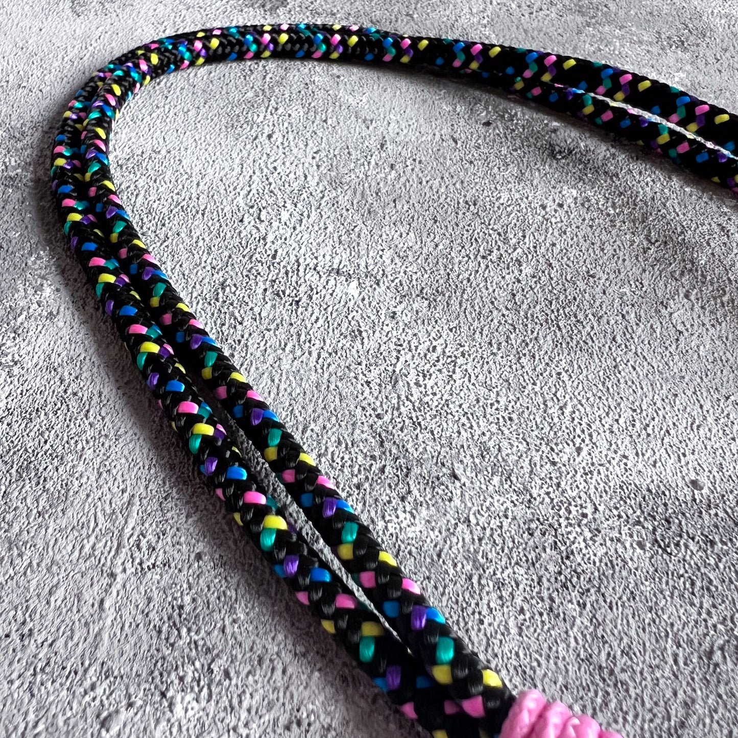 SCHLÜSSELANHÄNGER BLACK x KONFETTI