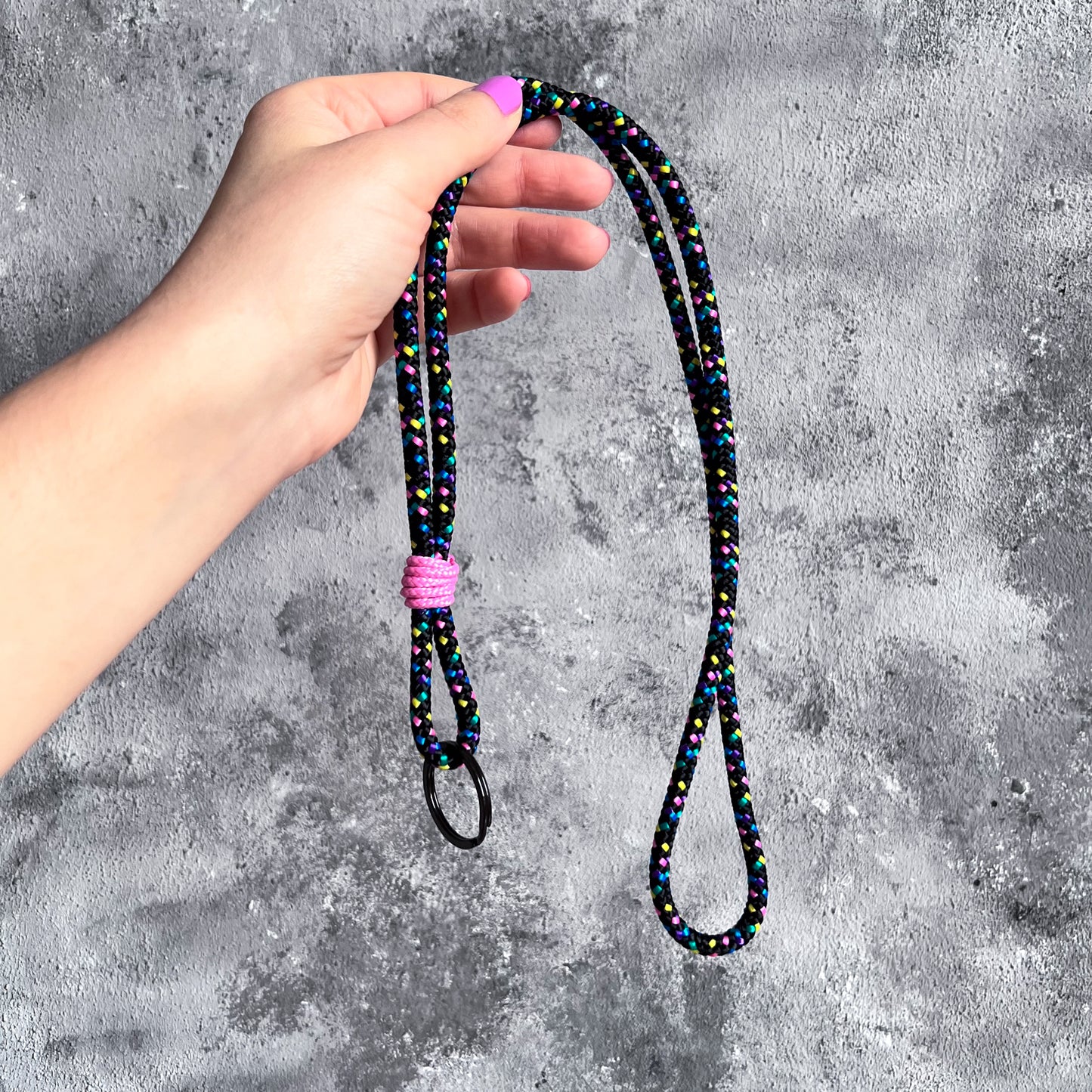 SCHLÜSSELANHÄNGER BLACK x KONFETTI