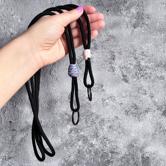 SCHLÜSSELANHÄNGER BLACK